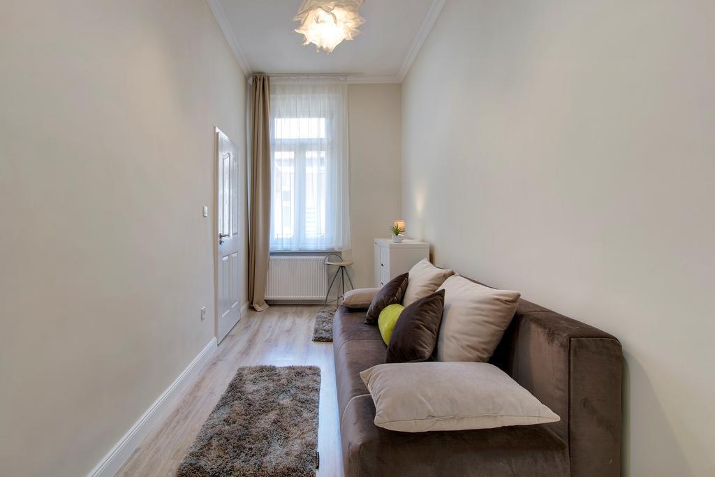 Your Home Near Parliament Budapest Bagian luar foto